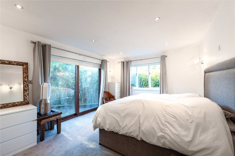Kingswood Close, Weybridge, Surrey, KT13
