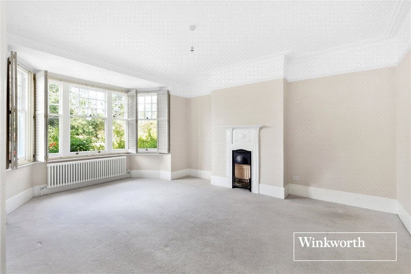 Etchingham Park Road, Finchley, London, N3