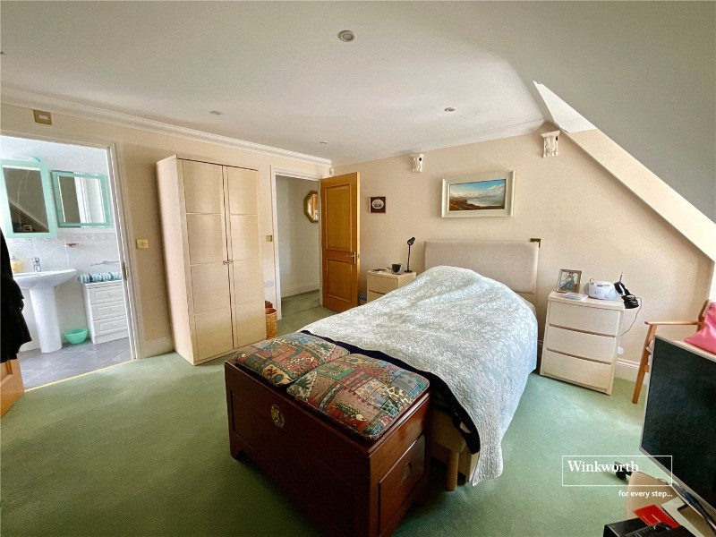 Stuart Road, Highcliffe, Dorset, BH23