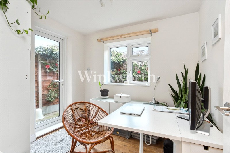 Station Crescent, London, N15