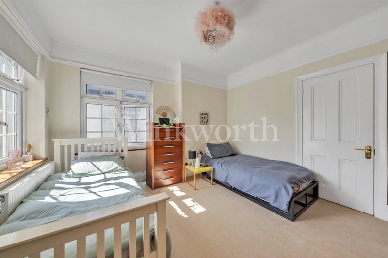 North End Road, London, NW11
