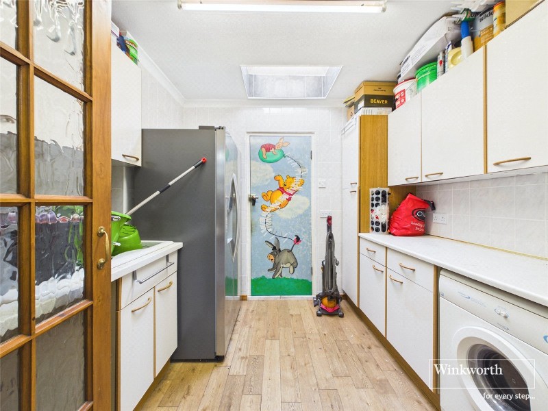 Wolmer Gardens, Edgware, HA8