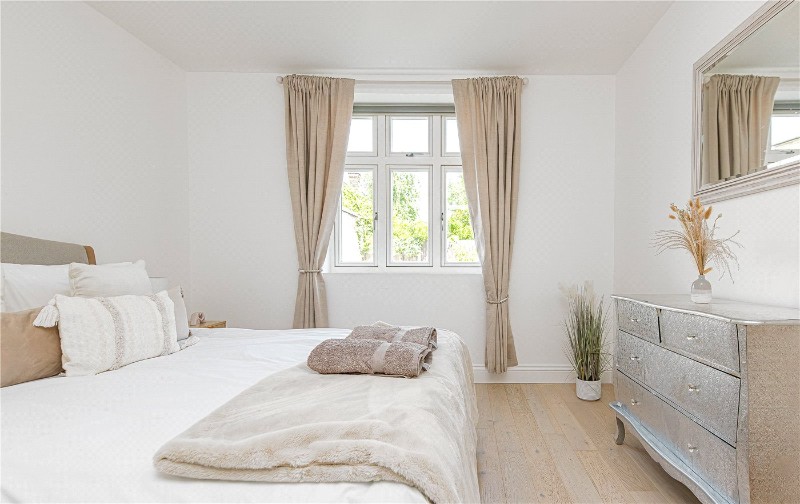 Kings Parade, Okehampton Road, London, NW10