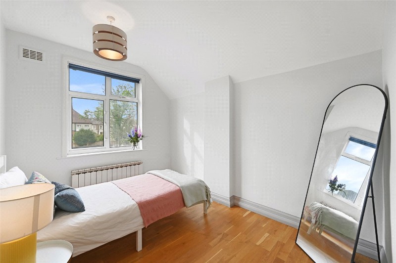 Warwick Road, London, W5
