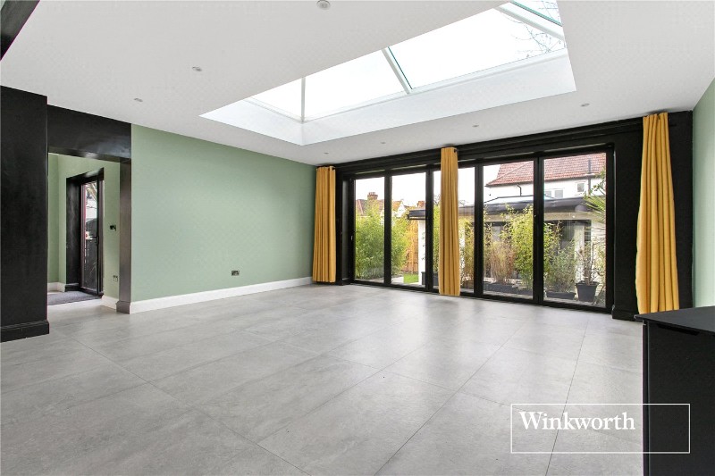 Claigmar Gardens, Finchley, London, N3