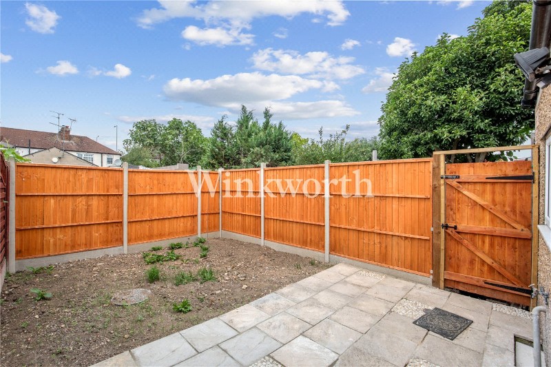 Chatsworth Drive, Enfield, EN1