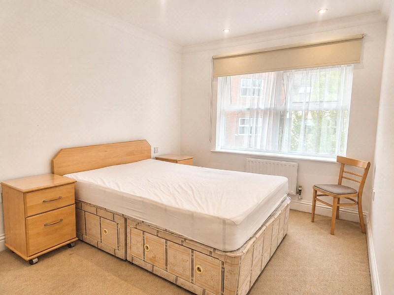 Moon Lane, High Barnet, EN5