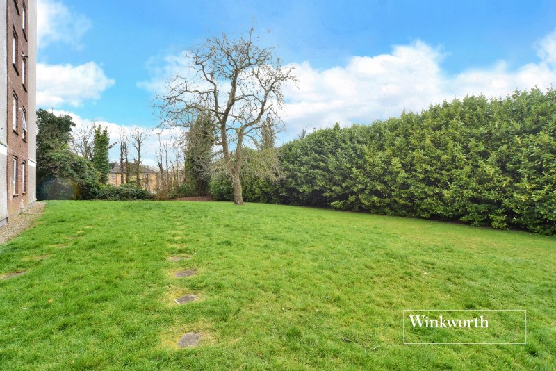 Basinghall Gardens, Sutton, SM2