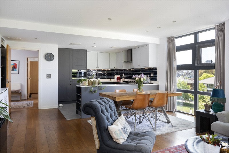 Whitelands Crescent, London, SW18