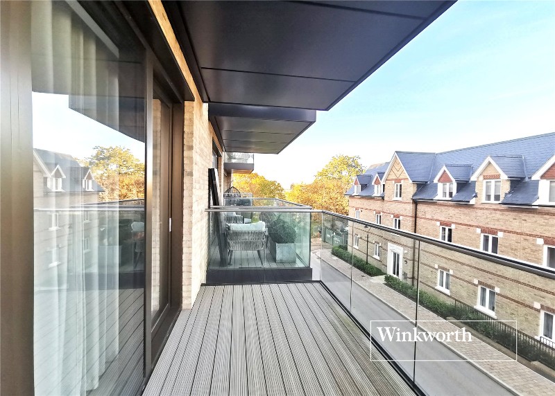 Chaplin Drive, Trent Park, Cockfosters, EN4