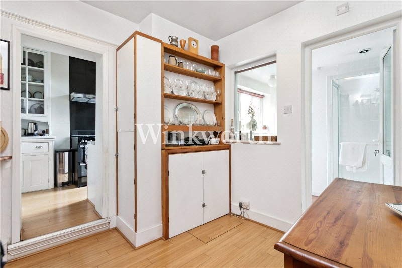 Hedge Lane, London, N13