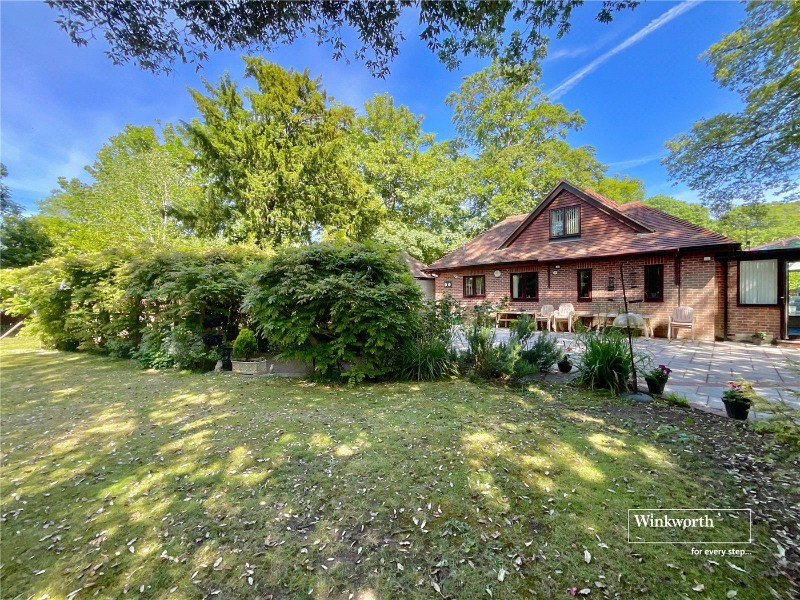 Rothesay Drive, Highcliffe, Christchurch, Dorset, BH23