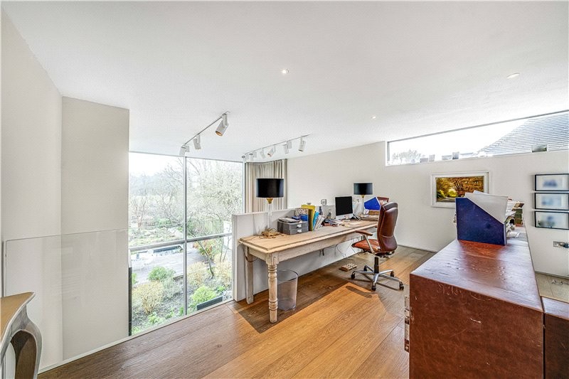 Roedean Crescent, Putney, London, SW15