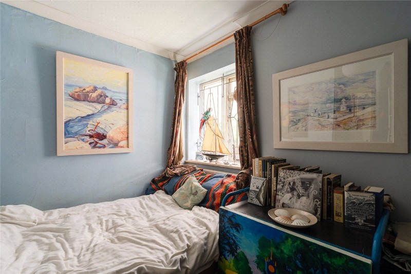 Thornton Avenue, London, SW2