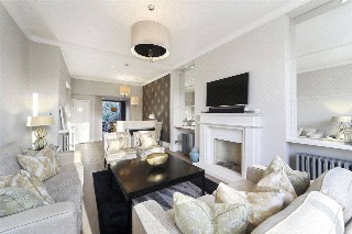 St. James's Gardens, London, W11