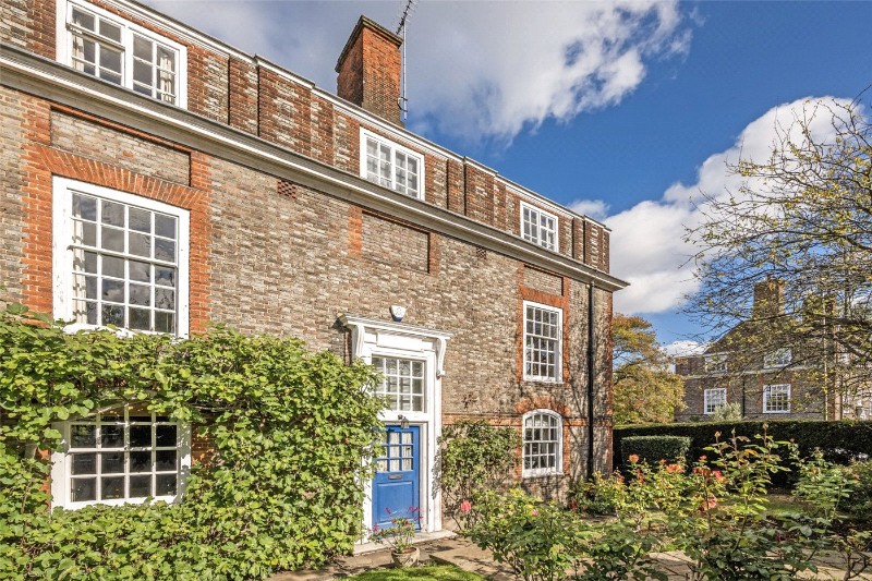 North Square, London, NW11