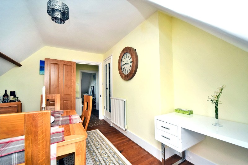Avenue Road, Banstead, Surrey, SM7
