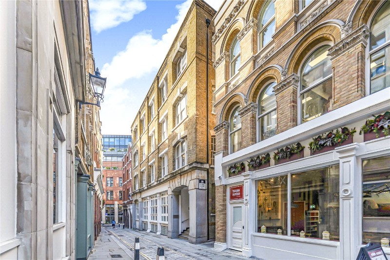 Carter Lane, London, EC4V