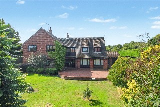 Ferry Road, Surlingham, Norwich, Norfolk, NR14