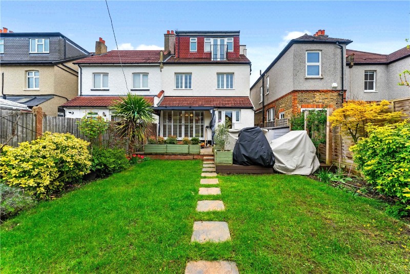 St. James Avenue, Sutton, SM1