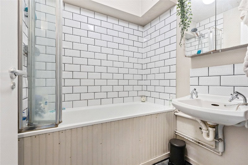 Garnham Close, London, N16