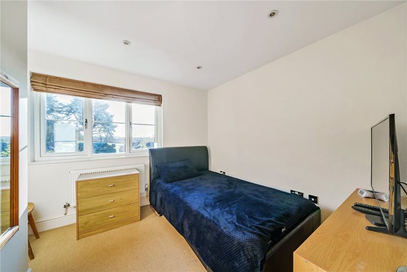 Shortfield Common Road, Frensham, Farnham, Surrey, GU10
