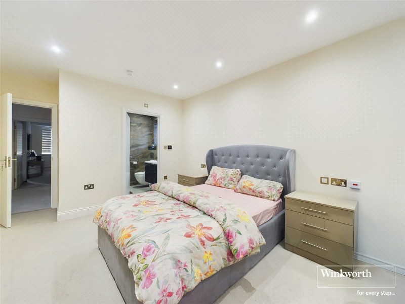 Queens Way, Hendon, London, NW4