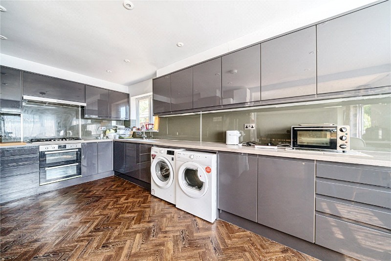 Oakland Avenue, Farnham, Surrey, GU9