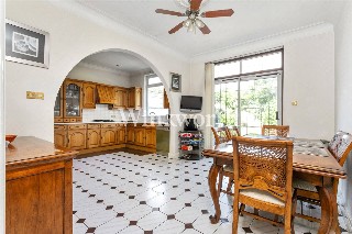 Powys Lane, London, N14