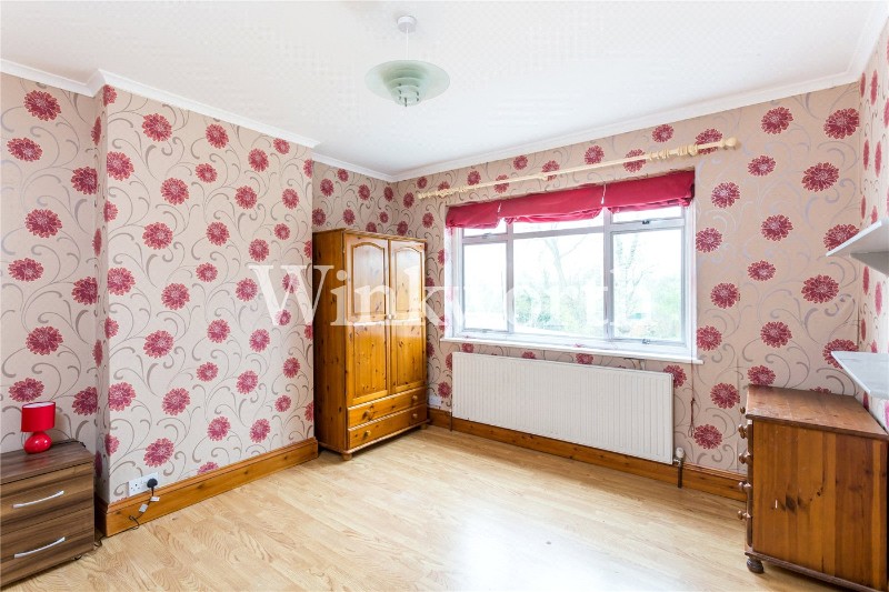 Conway Gardens, Enfield, EN2