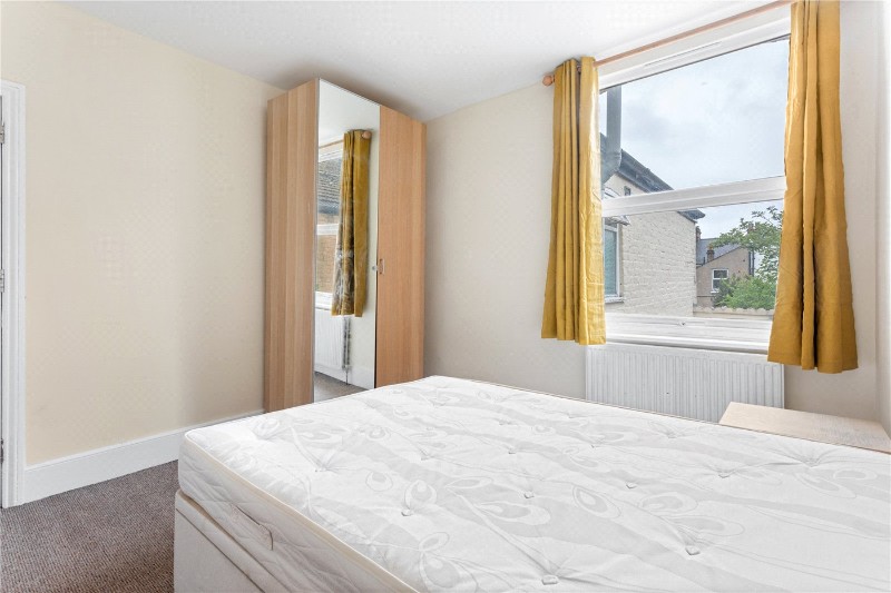 Pitcairn Road, London, CR4