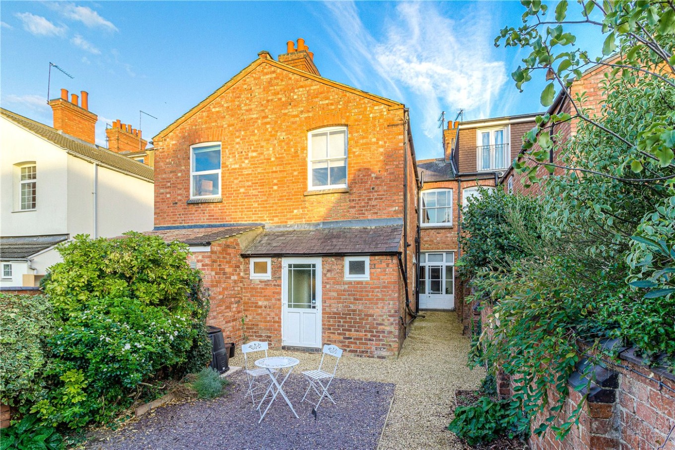 3 bedroom property for sale in Holly Road, Abington, NN1 (Ref NOR220071