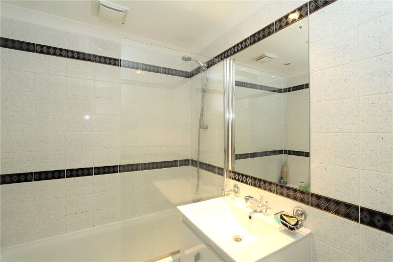 Kings Avenue, Ealing, London, UK, W5