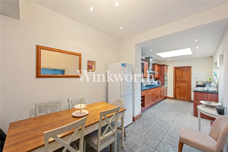 River Avenue, London, N13