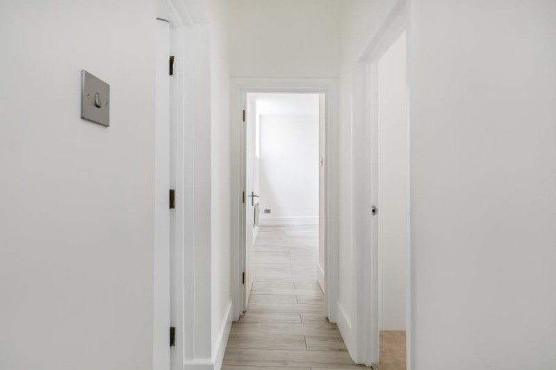 Lansdowne Way, SW8