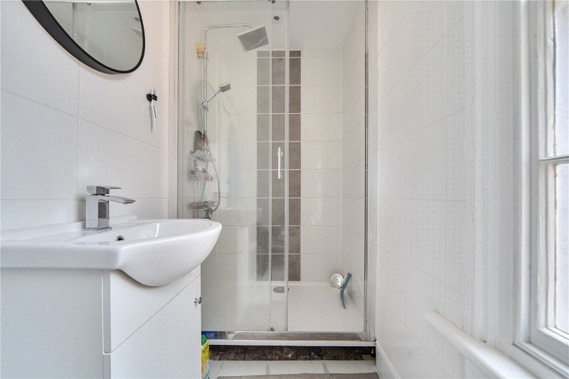 Guildford Road, Farnham, Surrey, GU9