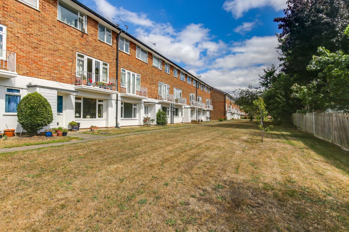 2 bedroom property for sale in Milton House, Abbey Park, Beckenham, BR3