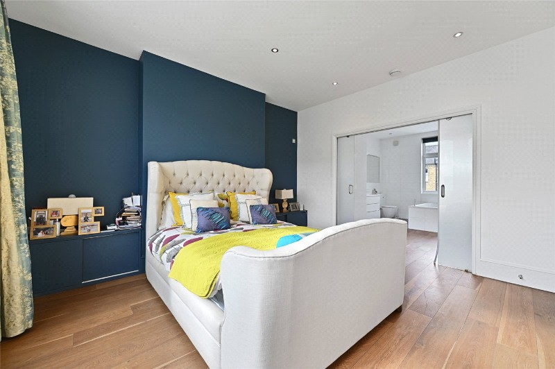 Warbeck Road, London, W12