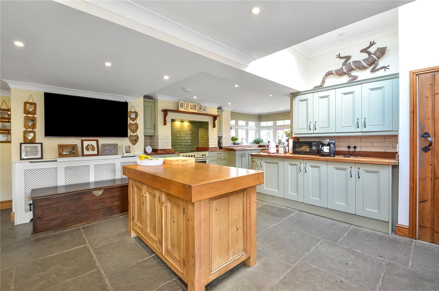 5 bedroom property for sale in Winchester Road, Upham, Southampton
