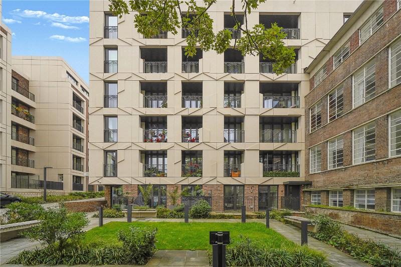 Farnfield Close, London, N8