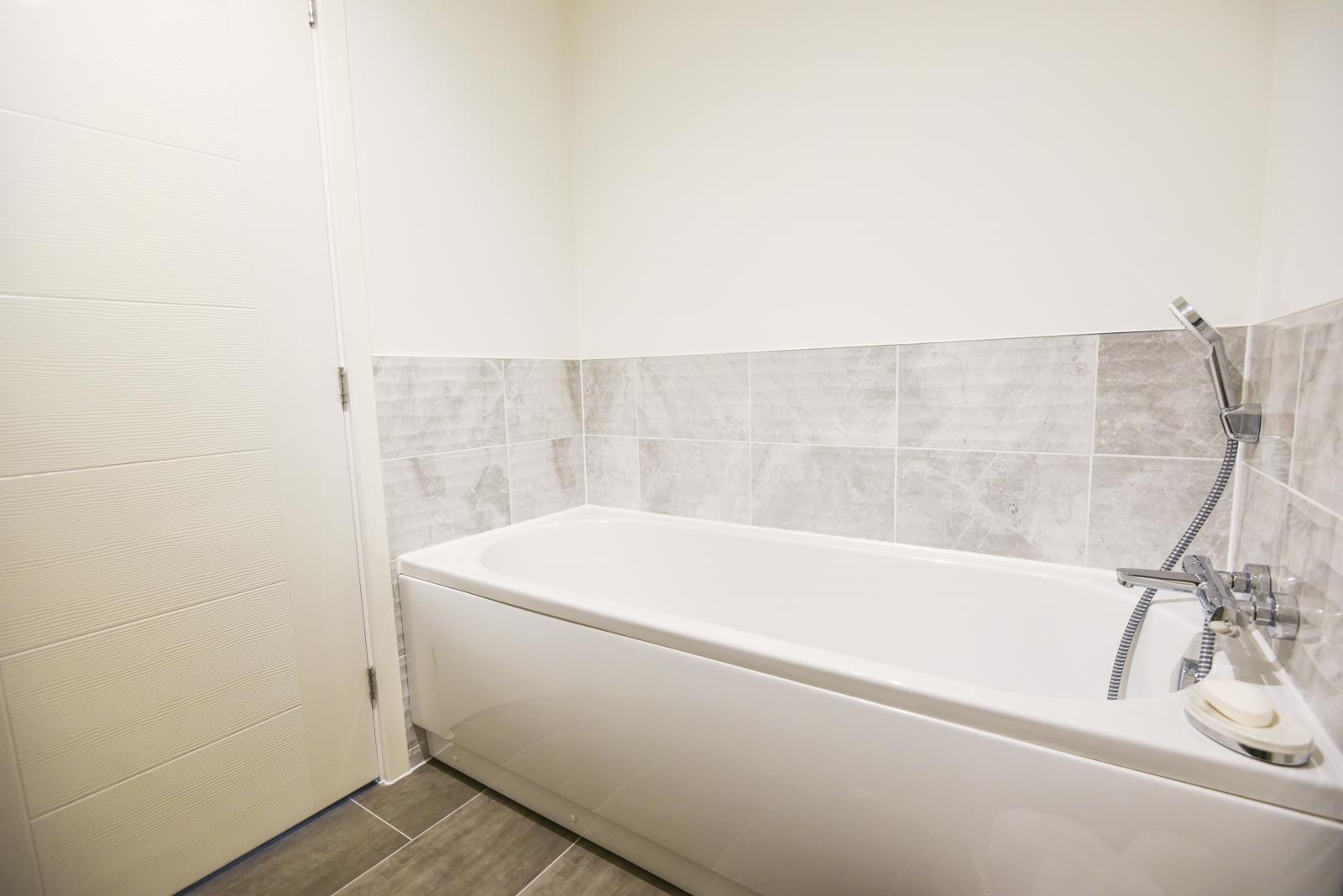 A BATHROOM A DSC_919