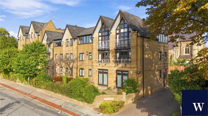 Hamilton Square, Sandringham Gardens, Finchley, London, N12