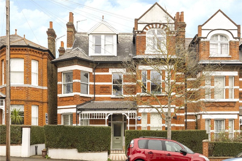Holmdene Avenue, London, SE24
