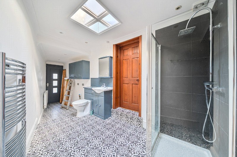 Annsworthy Crescent, London, SE25