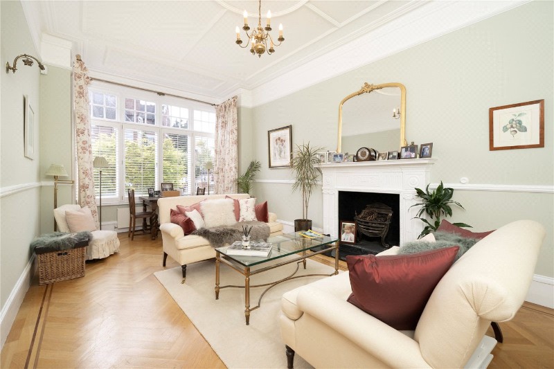 Holmbush Road, London, SW15