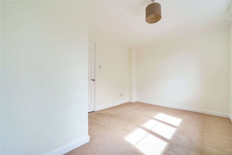 Whitlet Close, Farnham, Surrey, GU9