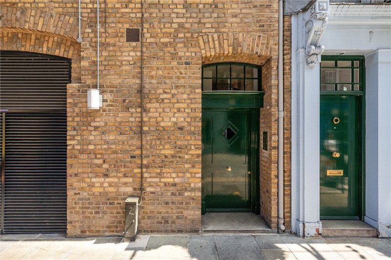 Shorts Gardens, London, WC2H