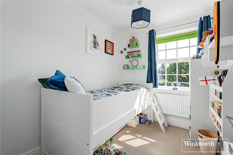 Heywood Drive, Bagshot, Surrey, GU19