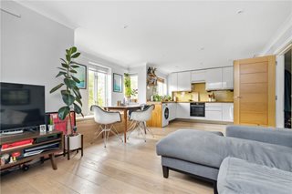 Myddleton Avenue, London, N4