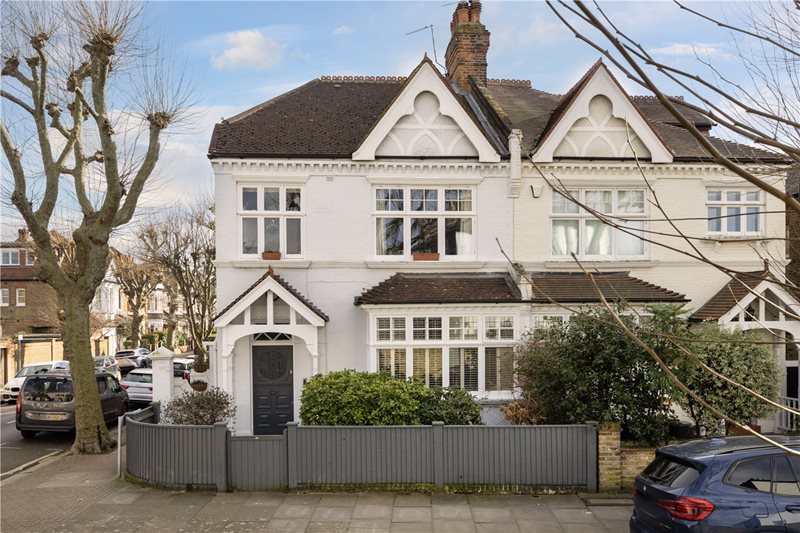 Howards Lane, London, SW15